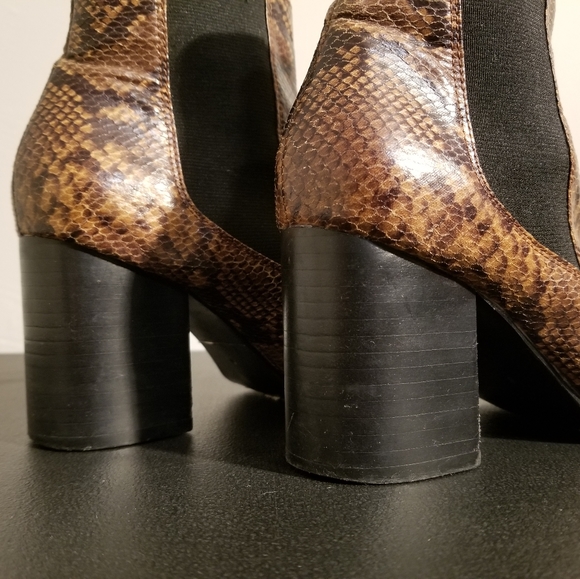 HOUSE OF HARLOW NICK FAUX SNAKESKIN BOOTIES BOOTS HEELS SIZE 8 POINTED ROCKER - Picture 6 of 10